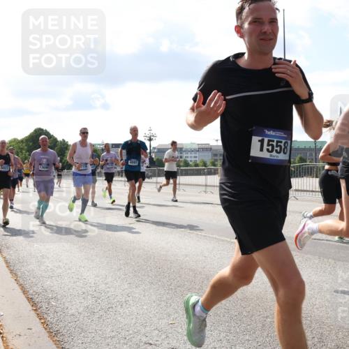 29.06.2025 - hella hamburg halbmarathon Lena Gebhardt http://msf.ph/oto/8445197 29.06.2025 09:53:19 Lombardsbrücke 5022, 13690, 7729, 4091, 1558, 1661, 1012, 1391, 1466, 1558, 1735, 1750, 1759, 1782, 2048, 2213, 2233, 2234, 2365, 2402, 2590, 2623, 2788, 2970, 3021, 3098, 3146, 3186, 3304, 3414, 3907, 3917, 3928, 4091, 4310, 4553, 4981, 4997, 5022, 5132, 5460, 5476, 5623, 5624, 5682, 5692, 6071, 6081, 6152, 6203, 6282, 6375, 6460, 6712, 6716, 6903, 7005, 7093, 7147, 7204, 7322, 7450, 7765, 8063, 8145, 8467, 8664, 9126, 9626, 9965, 13009 meine-sportfotos.de