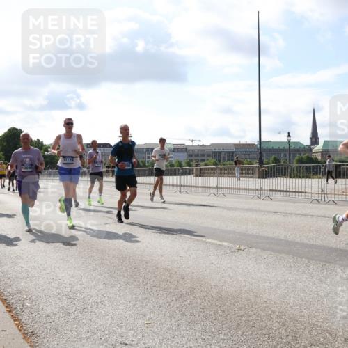 29.06.2025 - hella hamburg halbmarathon Lena Gebhardt http://msf.ph/oto/8445222 29.06.2025 09:53:20 Lombardsbrücke 17729, 1610, 5022, 13690, 9794, 1012, 1391, 1466, 1558, 1735, 1750, 1759, 2048, 2213, 2234, 2365, 2402, 2590, 2623, 2788, 2970, 3021, 3098, 3146, 3186, 3304, 3414, 3907, 3917, 3928, 4091, 4310, 4553, 4981, 4997, 5022, 5132, 5460, 5476, 5623, 5624, 5682, 5692, 6071, 6081, 6152, 6203, 6282, 6375, 6460, 6712, 6716, 6903, 7005, 7093, 7147, 7204, 7322, 7450, 7765, 8063, 8145, 8467, 8664, 9126, 9626, 9965, 13009 meine-sportfotos.de