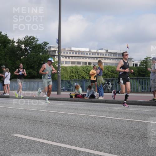 29.06.2025 - hella hamburg halbmarathon Luisa Fischer http://msf.ph/oto/8445231 29.06.2025 09:46:30 Kennedybrücke 5344, 7231, 7793, 8975, 9047, 10106, 10173, 10790 meine-sportfotos.de