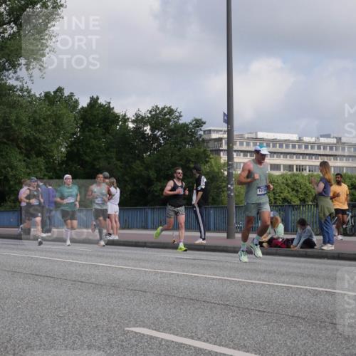 29.06.2025 - hella hamburg halbmarathon Luisa Fischer http://msf.ph/oto/8445239 29.06.2025 09:46:31 Kennedybrücke 13779, 14828, 10106, 5344, 7231, 7793, 8975, 9047, 10106, 10173, 10790 meine-sportfotos.de