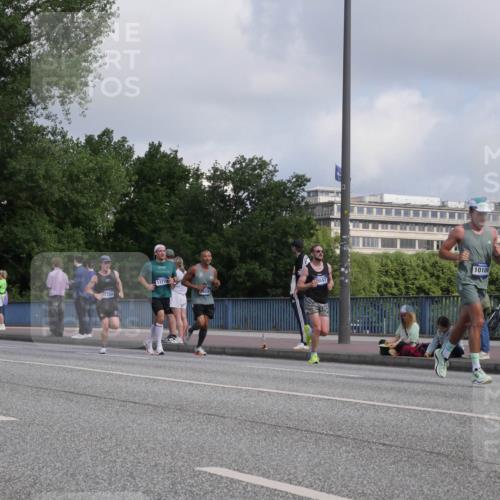 29.06.2025 - hella hamburg halbmarathon Luisa Fischer http://msf.ph/oto/8445252 29.06.2025 09:46:31 Kennedybrücke 7258, 13779, 4828, 047, 10106, 5344, 7231, 7793, 8975, 9047, 10106, 10173, 10790 meine-sportfotos.de
