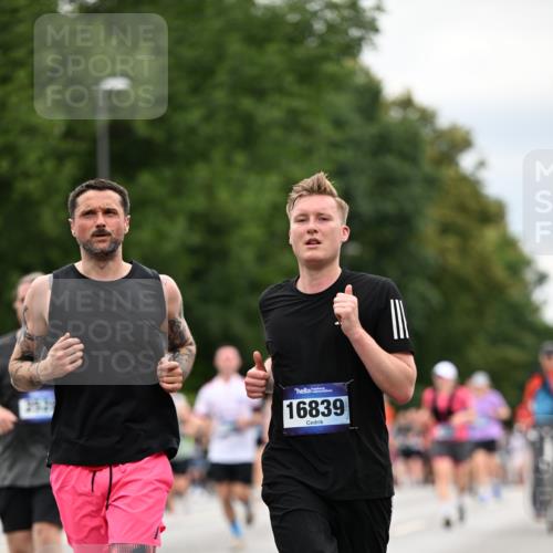 29.06.2025 - hella hamburg halbmarathon Dr. Thomas Lammeyer http://msf.ph/oto/8445258 29.06.2025 10:58:05 Kennedybrücke 1753, 1789, 1900, 1984, 2146, 2528, 2701, 3226, 4591, 4626, 4801, 5562, 5817, 5857, 6273, 6913, 7068, 7611, 7876, 8189, 8212, 8515, 8906, 8924, 9103, 9531, 9545, 9685, 10175 meine-sportfotos.de