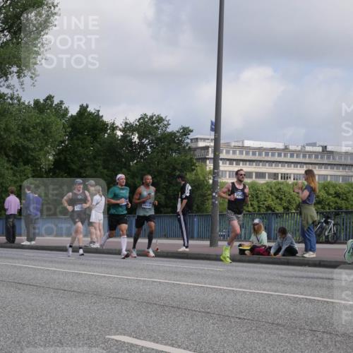 29.06.2025 - hella hamburg halbmarathon Luisa Fischer http://msf.ph/oto/8445266 29.06.2025 09:46:31 Kennedybrücke 14828, 9047, 1010, 5344, 7231, 7793, 8975, 9047, 10106, 10173, 10790 meine-sportfotos.de