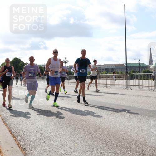 29.06.2025 - hella hamburg halbmarathon Lena Gebhardt http://msf.ph/oto/8445284 29.06.2025 09:53:20 Lombardsbrücke 4091, 7729, 5022, 13690, 1012, 1391, 1466, 1558, 1735, 1750, 1759, 2048, 2213, 2234, 2365, 2402, 2590, 2623, 2788, 2970, 3021, 3098, 3146, 3186, 3304, 3414, 3907, 3917, 3928, 4091, 4310, 4553, 4981, 4997, 5022, 5132, 5460, 5476, 5623, 5624, 5682, 5692, 6071, 6081, 6152, 6203, 6282, 6375, 6460, 6712, 6716, 6903, 7005, 7093, 7147, 7204, 7322, 7450, 7765, 8063, 8145, 8467, 8664, 9126, 9626, 9965, 13009 meine-sportfotos.de