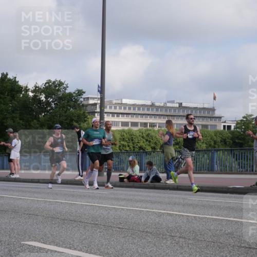 29.06.2025 - hella hamburg halbmarathon Luisa Fischer http://msf.ph/oto/8445298 29.06.2025 09:46:32 Kennedybrücke 13779, 14828, 904, 3968, 8975, 9047, 10106, 10790 meine-sportfotos.de