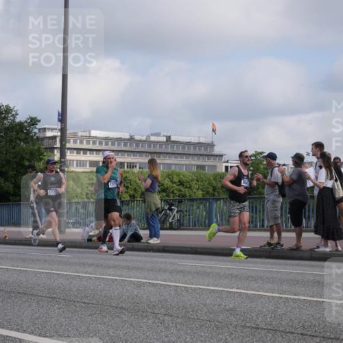 29.06.2025 - hella hamburg halbmarathon Luisa Fischer http://msf.ph/oto/8445318 29.06.2025 09:46:33 Kennedybrücke 9047, 13779, 1725, 3075, 3968, 8975, 9047, 10106, 10790 meine-sportfotos.de
