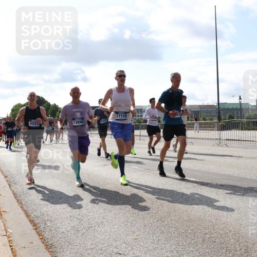 29.06.2025 - hella hamburg halbmarathon Lena Gebhardt http://msf.ph/oto/8445329 29.06.2025 09:53:20 Lombardsbrücke 5022, 13690, 6460, 17729, 1012, 1391, 1466, 1558, 1735, 1750, 1759, 2048, 2213, 2234, 2365, 2402, 2590, 2623, 2788, 2970, 3021, 3098, 3146, 3186, 3304, 3414, 3907, 3917, 3928, 4091, 4310, 4553, 4981, 4997, 5022, 5132, 5460, 5476, 5623, 5624, 5682, 5692, 6071, 6081, 6152, 6203, 6282, 6375, 6460, 6712, 6716, 6903, 7005, 7093, 7147, 7204, 7322, 7450, 7765, 8063, 8145, 8467, 8664, 9126, 9626, 9965, 13009 meine-sportfotos.de