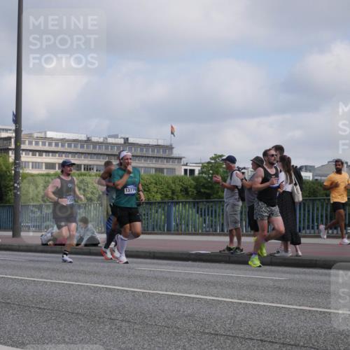 29.06.2025 - hella hamburg halbmarathon Luisa Fischer http://msf.ph/oto/8445336 29.06.2025 09:46:33 Kennedybrücke 13779, 3075, 3968, 8975, 9047, 10106, 10790 meine-sportfotos.de
