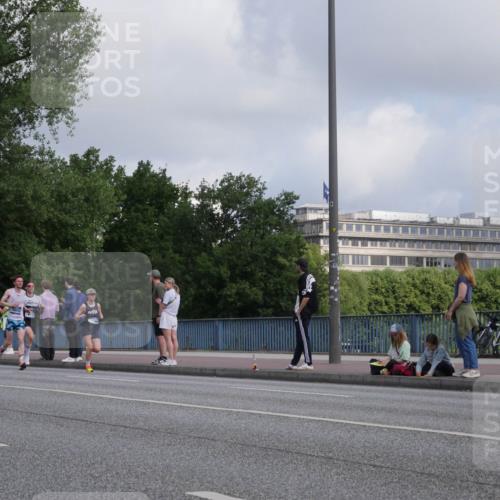 29.06.2025 - hella hamburg halbmarathon Luisa Fischer http://msf.ph/oto/8445354 29.06.2025 09:46:34 Kennedybrücke 14, 10790, 3075, 3968, 8975, 9047, 10106, 10790 meine-sportfotos.de