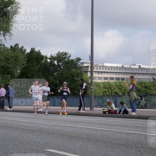 29.06.2025 - hella hamburg halbmarathon Luisa Fischer http://msf.ph/oto/8445413 29.06.2025 09:46:36 Kennedybrücke 10790, 15655, 19114, 1065, 3075, 3968, 9047, 10790 meine-sportfotos.de