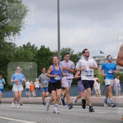 29.06.2025 - hella hamburg halbmarathon Luisa Fischer http://msf.ph/oto/8445425 29.06.2025 10:27:29 Kennedybrücke 5160, 1415, 8717, 1545, 454, 1009, 1304, 1545, 2766, 3579, 4993, 5055, 5160, 8141, 8297, 8676, 8717, 9603 meine-sportfotos.de
