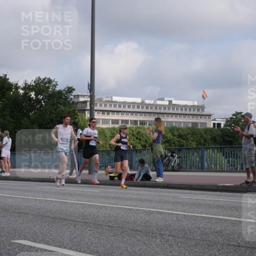 29.06.2025 - hella hamburg halbmarathon Luisa Fischer http://msf.ph/oto/8445431 29.06.2025 09:46:37 Kennedybrücke 15655, 19114, 10790, 1065, 3075, 3968, 7349, 9047, 10790 meine-sportfotos.de
