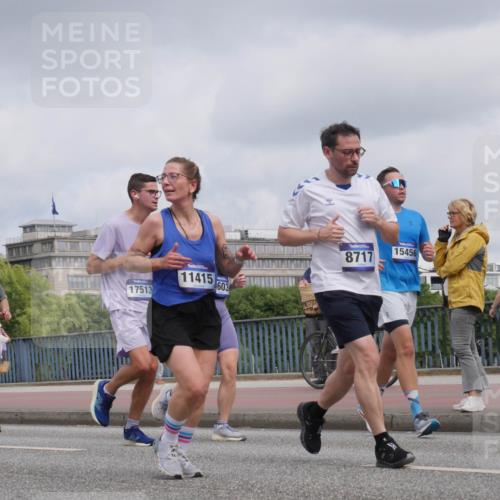 29.06.2025 - hella hamburg halbmarathon Luisa Fischer http://msf.ph/oto/8445457 29.06.2025 10:27:31 Kennedybrücke 18109, 17513, 11415, 603, 8, 8717, 15456, 1545, 2766, 3579, 4993, 5055, 5160, 5258, 8141, 8297, 8717, 9603 meine-sportfotos.de