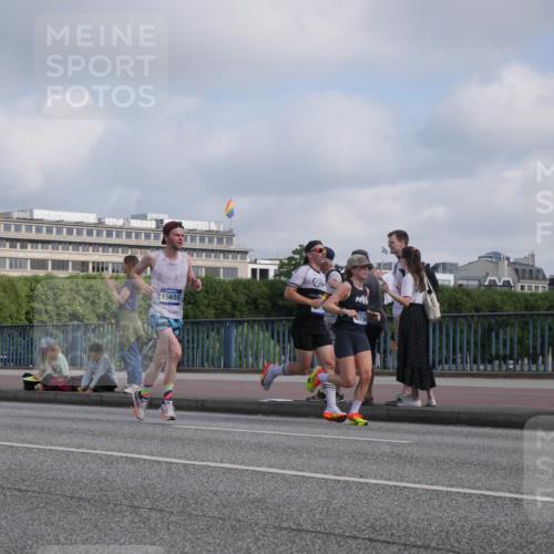 29.06.2025 - hella hamburg halbmarathon Luisa Fischer http://msf.ph/oto/8445470 29.06.2025 09:46:39 Kennedybrücke 15655, 0790, 1065, 2879, 3075, 3968, 7349, 10790 meine-sportfotos.de