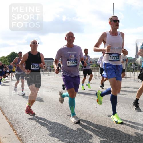 29.06.2025 - hella hamburg halbmarathon Lena Gebhardt http://msf.ph/oto/8445472 29.06.2025 09:53:21 Lombardsbrücke 9126, 1100, 5022, 13690, 17729, 166, 4051, 1012, 1391, 1466, 1558, 1735, 1750, 1759, 2048, 2213, 2234, 2365, 2402, 2590, 2623, 2788, 2970, 3021, 3098, 3146, 3186, 3304, 3414, 3907, 3917, 3928, 4091, 4310, 4553, 4981, 4997, 5022, 5132, 5460, 5623, 5624, 5682, 5692, 6071, 6081, 6152, 6203, 6282, 6375, 6460, 6712, 6716, 6903, 7005, 7093, 7147, 7204, 7322, 7450, 7765, 8063, 8145, 8467, 8664, 9126, 9626, 9723, 9965, 13009 meine-sportfotos.de
