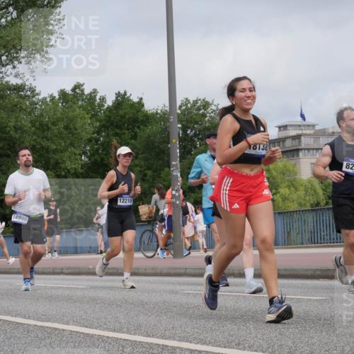 29.06.2025 - hella hamburg halbmarathon Luisa Fischer http://msf.ph/oto/8445517 29.06.2025 10:27:34 Kennedybrücke 14433, 18998, 12210, 18132, 8297, 1545, 3579, 4646, 4993, 5055, 5160, 5258, 5260, 8141, 8297, 8717, 9603 meine-sportfotos.de