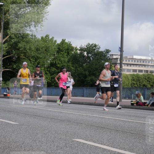 29.06.2025 - hella hamburg halbmarathon Luisa Fischer http://msf.ph/oto/8445523 29.06.2025 09:46:44 Kennedybrücke 4678, 15576, 16118, 7349, 11877, 1065, 1065, 2879, 3075, 3845, 3968, 4678, 7349 meine-sportfotos.de
