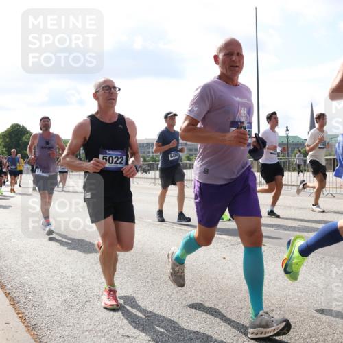29.06.2025 - hella hamburg halbmarathon Lena Gebhardt http://msf.ph/oto/8445535 29.06.2025 09:53:22 Lombardsbrücke 3126, 1100, 5022, 6460, 1772, 1012, 1391, 1466, 1558, 1735, 1750, 1759, 2048, 2213, 2234, 2365, 2402, 2590, 2623, 2788, 2970, 3004, 3021, 3098, 3146, 3186, 3304, 3414, 3907, 3917, 3928, 4091, 4310, 4553, 4981, 4997, 5022, 5132, 5460, 5623, 5624, 5682, 5692, 6071, 6081, 6152, 6203, 6282, 6375, 6460, 6712, 6716, 6903, 7005, 7093, 7147, 7204, 7322, 7450, 7765, 8063, 8145, 8467, 8664, 9126, 9626, 9723, 9965, 13009 meine-sportfotos.de
