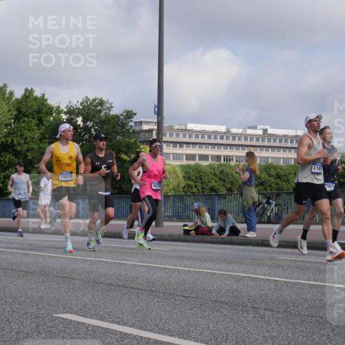 29.06.2025 - hella hamburg halbmarathon Luisa Fischer http://msf.ph/oto/8445575 29.06.2025 09:46:45 Kennedybrücke 2879, 15576, 16118, 1187, 065, 1065, 2879, 3075, 3845, 3968, 4678, 7349 meine-sportfotos.de