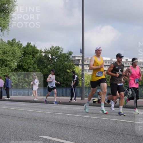 29.06.2025 - hella hamburg halbmarathon Luisa Fischer http://msf.ph/oto/8445609 29.06.2025 09:46:46 Kennedybrücke 2879, 15576, 16118, 1065, 2879, 3075, 3845, 4678, 7349 meine-sportfotos.de