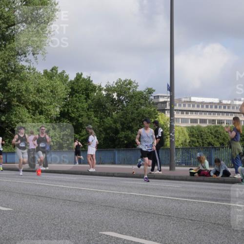 29.06.2025 - hella hamburg halbmarathon Luisa Fischer http://msf.ph/oto/8445628 29.06.2025 09:46:47 Kennedybrücke 4678, 18567, 2879, 15576, 7349, 1065, 2879, 3845, 4678, 7349 meine-sportfotos.de