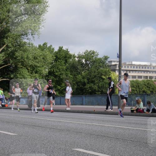 29.06.2025 - hella hamburg halbmarathon Luisa Fischer http://msf.ph/oto/8445649 29.06.2025 09:46:47 Kennedybrücke 1845, 2879, 4678, 1065, 2879, 3845, 4678, 7349 meine-sportfotos.de