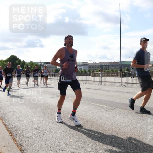 29.06.2025 - hella hamburg halbmarathon Lena Gebhardt http://msf.ph/oto/8445656 29.06.2025 09:53:22 Lombardsbrücke 9126, 040, 161, 1012, 1391, 1466, 1558, 1735, 1750, 1759, 2048, 2213, 2234, 2365, 2402, 2590, 2623, 2788, 2970, 3004, 3021, 3098, 3146, 3186, 3304, 3414, 3907, 3917, 3928, 4091, 4310, 4553, 4981, 4997, 5022, 5132, 5460, 5623, 5624, 5682, 5692, 6071, 6081, 6152, 6203, 6282, 6375, 6460, 6712, 6716, 6903, 7005, 7093, 7147, 7204, 7322, 7450, 7765, 8063, 8145, 8467, 8664, 9126, 9626, 9723, 9965, 13009 meine-sportfotos.de