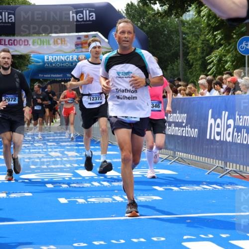 29.06.2025 - hella hamburg halbmarathon Strokosch-Dieckow http://msf.ph/oto/8445659 29.06.2025 10:39:26 Ziel 1343, 2546, 2972, 6037, 6152, 7152, 7154, 8346, 9116, 9265, 12335, 12372, 14359, 15013, 15336, 15828, 15866, 15965, 18285 meine-sportfotos.de
