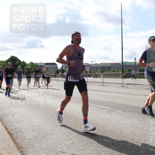 29.06.2025 - hella hamburg halbmarathon Lena Gebhardt http://msf.ph/oto/8445669 29.06.2025 09:53:23 Lombardsbrücke 9126, 1180, 6460, 1012, 1391, 1466, 1558, 1735, 1750, 1759, 2048, 2213, 2234, 2365, 2402, 2590, 2623, 2788, 2970, 3004, 3021, 3146, 3186, 3304, 3414, 3907, 3917, 3928, 4091, 4310, 4553, 4981, 4997, 5022, 5132, 5460, 5623, 5624, 5692, 6071, 6081, 6152, 6203, 6282, 6375, 6460, 6712, 6716, 6903, 7005, 7093, 7147, 7204, 7322, 7448, 7450, 7765, 8063, 8145, 8664, 9126, 9626, 9723, 9965, 13009 meine-sportfotos.de