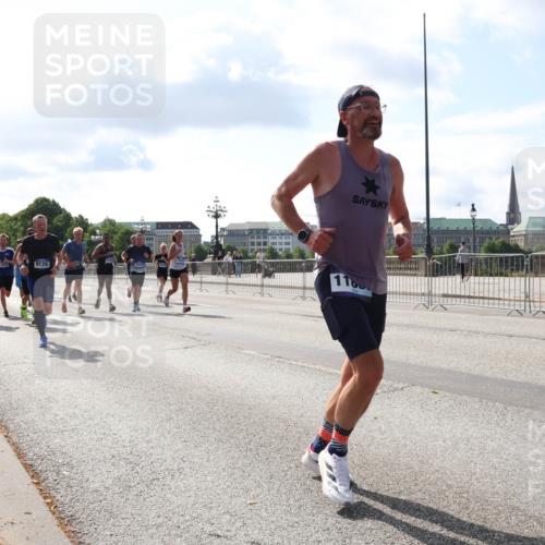 29.06.2025 - hella hamburg halbmarathon Lena Gebhardt http://msf.ph/oto/8445681 29.06.2025 09:53:23 Lombardsbrücke 9126, 6375, 1672, 88888, 6460, 1012, 1391, 1466, 1558, 1735, 1750, 1759, 2048, 2213, 2234, 2365, 2402, 2590, 2623, 2788, 2970, 3004, 3021, 3146, 3186, 3304, 3414, 3907, 3917, 3928, 4091, 4310, 4553, 4981, 4997, 5022, 5132, 5460, 5623, 5624, 5692, 6071, 6081, 6152, 6203, 6282, 6375, 6460, 6712, 6716, 6903, 7005, 7093, 7147, 7204, 7322, 7448, 7450, 7765, 8063, 8145, 8664, 9126, 9626, 9723, 9965, 13009 meine-sportfotos.de