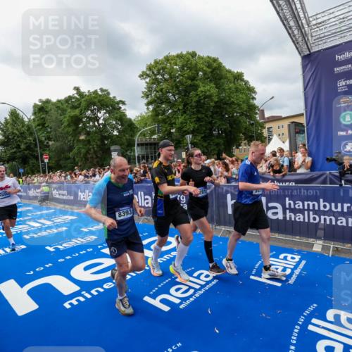 29.06.2025 - hella hamburg halbmarathon Zöllner http://msf.ph/oto/8445694 29.06.2025 10:57:34 Ziel 2236, 2652, 3435, 4502, 5015, 5134, 5457, 5458, 5728, 6281, 6302, 8393, 12144, 13245, 13394, 15695, 16093, 17758, 17828 meine-sportfotos.de