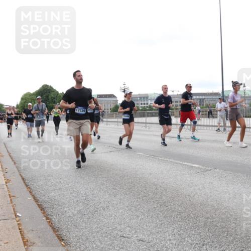 29.06.2025 - hella hamburg halbmarathon Lena Gebhardt http://msf.ph/oto/8445702 29.06.2025 10:29:59 Lombardsbrücke 17529, 2537, 3322, 2302, 3613, 11444, 1063, 1097, 1547, 1661, 1694, 2302, 2699, 3443, 3524, 3573, 3613, 4395, 4580, 5063, 5322, 5350, 6598, 6616, 6626, 7517, 7832, 8388, 8792, 8941, 9095, 9937, 10162, 10996, 11249, 11269, 11376, 11444, 11634, 12086, 12216, 12227, 12305, 12504, 12537, 12710, 13031, 13810, 14304, 15266, 16182, 16306, 16601, 16604, 16735, 16769, 17529, 17945, 18046, 18385, 18503, 18671 meine-sportfotos.de