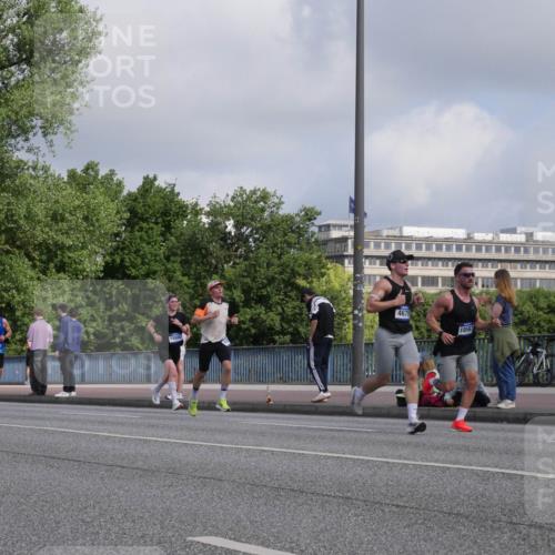 29.06.2025 - hella hamburg halbmarathon Luisa Fischer http://msf.ph/oto/8445734 29.06.2025 09:46:49 Kennedybrücke 3845, 15880, 4678, 18567, 1065, 2021, 2879, 3845, 4678, 7349 meine-sportfotos.de