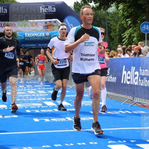 29.06.2025 - hella hamburg halbmarathon Strokosch-Dieckow http://msf.ph/oto/8445737 29.06.2025 10:39:27 Ziel 1343, 2546, 2972, 6152, 7152, 7154, 8346, 9116, 9265, 12335, 12372, 14359, 15013, 15336, 15828, 15866, 15965, 17215, 18285, 18803 meine-sportfotos.de