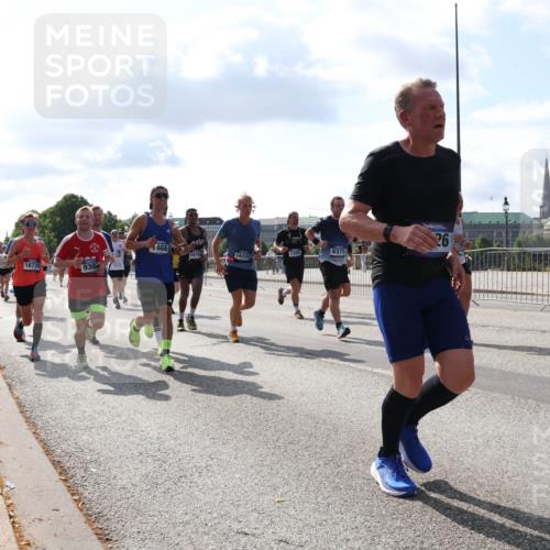 29.06.2025 - hella hamburg halbmarathon Lena Gebhardt http://msf.ph/oto/8445741 29.06.2025 09:53:25 Lombardsbrücke 16725, 9303, 466, 10785, 16333, 2365, 6375, 26, 1012, 1391, 1466, 1558, 1735, 1750, 1759, 2048, 2213, 2234, 2365, 2402, 2590, 2623, 2890, 2937, 2970, 3004, 3021, 3146, 3186, 3304, 3414, 3907, 3917, 3928, 4091, 4310, 4553, 4981, 4997, 5022, 5132, 5362, 5460, 5623, 5624, 5692, 6071, 6081, 6152, 6203, 6282, 6375, 6388, 6460, 6712, 6716, 6903, 7005, 7093, 7147, 7204, 7322, 7448, 7450, 7765, 8063, 8145, 8664, 9126, 9626, 9723, 9965, 13009 meine-sportfotos.de