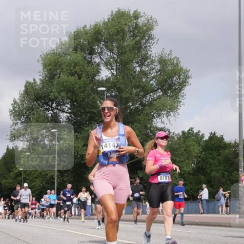 29.06.2025 - hella hamburg halbmarathon Luisa Fischer http://msf.ph/oto/8445751 29.06.2025 10:27:49 Kennedybrücke 14143, 8187, 1634, 16251, 1389, 4162, 5039, 5954, 7426, 7920, 8187, 8918, 8920 meine-sportfotos.de