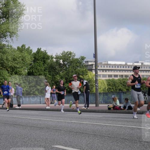 29.06.2025 - hella hamburg halbmarathon Luisa Fischer http://msf.ph/oto/8445754 29.06.2025 09:46:50 Kennedybrücke 3845, 4678, 1856, 2021, 2879, 3845, 4678, 7349, 8731 meine-sportfotos.de