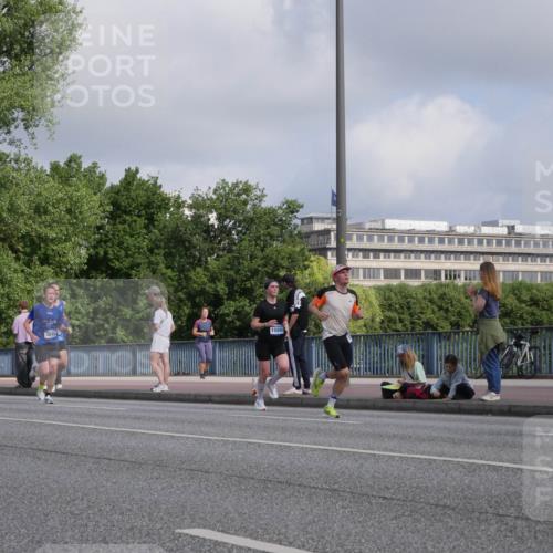 29.06.2025 - hella hamburg halbmarathon Luisa Fischer http://msf.ph/oto/8445770 29.06.2025 09:46:50 Kennedybrücke 3845, 15880, 4678, 2021, 2879, 3845, 4678, 7349, 8731 meine-sportfotos.de