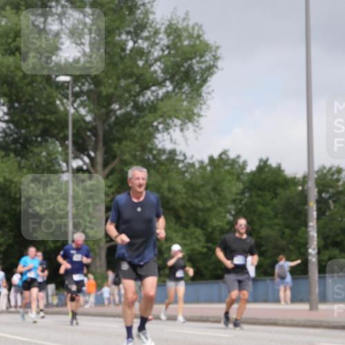 29.06.2025 - hella hamburg halbmarathon Luisa Fischer http://msf.ph/oto/8445806 29.06.2025 10:27:52 Kennedybrücke 1389, 4162, 4719, 5358, 7426, 7920, 8187 meine-sportfotos.de