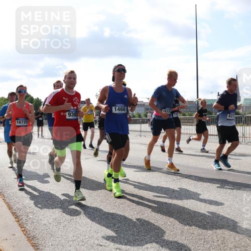 29.06.2025 - hella hamburg halbmarathon Lena Gebhardt http://msf.ph/oto/8445855 29.06.2025 09:53:26 Lombardsbrücke 1466, 9303, 450, 16333, 637, 3, 16725, 1012, 1391, 1466, 1558, 1735, 1750, 1759, 2048, 2213, 2234, 2365, 2402, 2590, 2623, 2890, 2937, 2970, 3004, 3021, 3146, 3186, 3304, 3414, 3907, 3928, 4091, 4310, 4553, 4997, 5022, 5132, 5362, 5460, 5623, 5624, 5692, 6071, 6081, 6152, 6203, 6282, 6375, 6388, 6460, 6712, 6903, 7005, 7093, 7147, 7204, 7322, 7385, 7448, 7450, 7480, 7765, 8063, 8145, 8664, 9126, 9626, 9633, 9723, 9965, 13009 meine-sportfotos.de