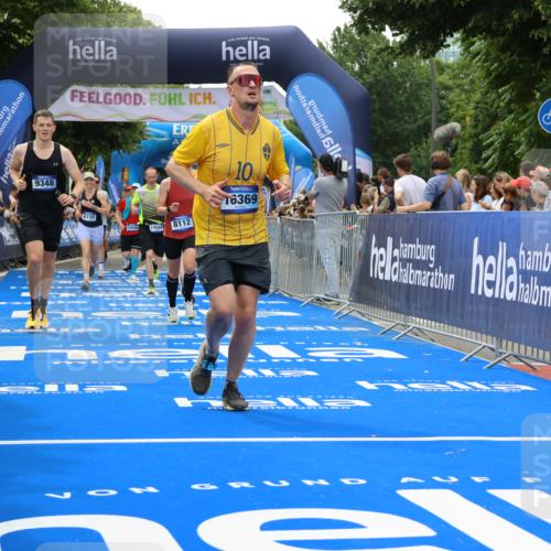 29.06.2025 - hella hamburg halbmarathon Strokosch-Dieckow http://msf.ph/oto/8445885 29.06.2025 10:49:14 Ziel 2013, 4183, 4185, 6158, 6389, 8112, 9348, 10053, 10184, 10189, 11819, 13450, 14526, 15422, 15523, 16369, 16414, 16731, 17173, 18598, 18842 meine-sportfotos.de