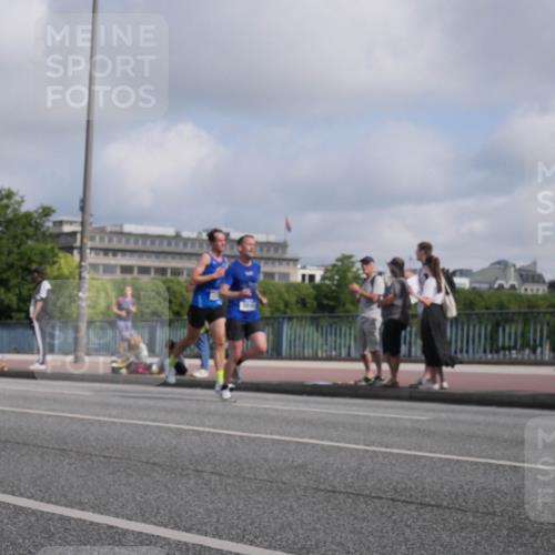 29.06.2025 - hella hamburg halbmarathon Luisa Fischer http://msf.ph/oto/8445895 29.06.2025 09:46:54 Kennedybrücke 2021, 3845, 5367, 8473, 8731, 10848 meine-sportfotos.de