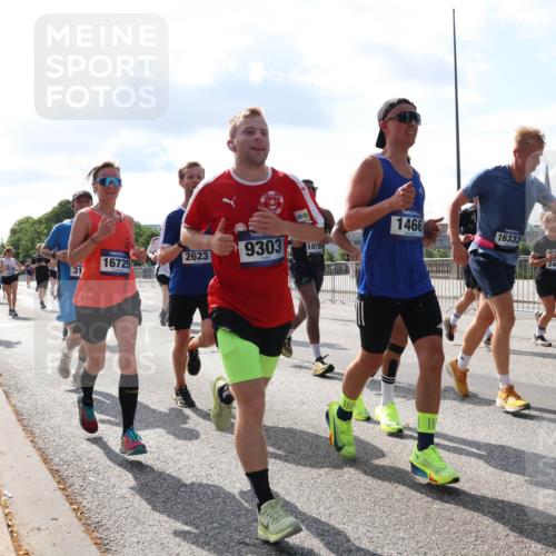 29.06.2025 - hella hamburg halbmarathon Lena Gebhardt http://msf.ph/oto/8445914 29.06.2025 09:53:26 Lombardsbrücke 1466, 16333, 2623, 9303, 10789, 16725, 11283, 2402, 6375, 1012, 1391, 1466, 1558, 1735, 1750, 1759, 2048, 2213, 2234, 2365, 2402, 2590, 2623, 2890, 2937, 2970, 3004, 3021, 3146, 3186, 3304, 3414, 3907, 3928, 4091, 4310, 4553, 4997, 5022, 5132, 5362, 5460, 5623, 5624, 5692, 6071, 6081, 6152, 6203, 6282, 6375, 6388, 6460, 6712, 6903, 7005, 7093, 7147, 7204, 7322, 7385, 7448, 7450, 7480, 7765, 8063, 8145, 8664, 9126, 9626, 9633, 9723, 9965, 13009 meine-sportfotos.de
