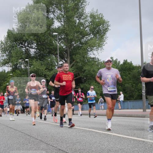 29.06.2025 - hella hamburg halbmarathon Luisa Fischer http://msf.ph/oto/8445935 29.06.2025 10:27:59 Kennedybrücke 8167, 14481, 16558, 2477, 13380, 4719, 0907, 1389, 1395, 2477, 2944, 3421, 4719, 5358, 6524, 6526, 7975, 8167, 8502 meine-sportfotos.de