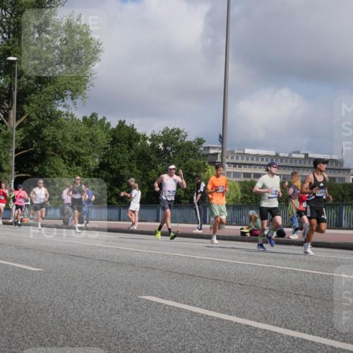29.06.2025 - hella hamburg halbmarathon Luisa Fischer http://msf.ph/oto/8445956 29.06.2025 09:46:57 Kennedybrücke 8731, 8699, 13955, 2021, 3845, 5367, 8473, 8731, 10848 meine-sportfotos.de