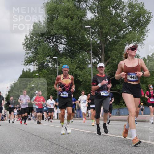 29.06.2025 - hella hamburg halbmarathon Luisa Fischer http://msf.ph/oto/8445964 29.06.2025 10:28:01 Kennedybrücke 1347, 4221, 8167, 17850, 421, 16558, 14481, 6526, 61, 21, 1389, 1395, 2477, 2944, 3421, 4719, 5358, 6524, 6526, 7528, 7975, 8167, 8502, 9063 meine-sportfotos.de