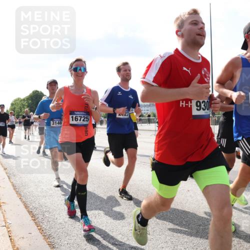 29.06.2025 - hella hamburg halbmarathon Lena Gebhardt http://msf.ph/oto/8445966 29.06.2025 09:53:27 Lombardsbrücke 11283, 3146, 16725, 930, 1466, 16333, 1012, 1391, 1466, 1558, 1735, 1750, 1759, 2048, 2213, 2234, 2365, 2402, 2590, 2623, 2890, 2937, 2970, 3004, 3146, 3186, 3304, 3414, 3907, 3928, 4091, 4140, 4247, 4310, 4553, 4997, 5022, 5132, 5362, 5460, 5532, 5623, 5624, 5692, 6071, 6081, 6152, 6203, 6282, 6375, 6388, 6460, 6712, 6903, 7093, 7147, 7204, 7322, 7385, 7448, 7450, 7480, 7765, 8063, 8145, 8664, 9126, 9626, 9633, 9723, 9965, 13009 meine-sportfotos.de