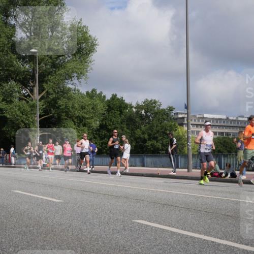 29.06.2025 - hella hamburg halbmarathon Luisa Fischer http://msf.ph/oto/8445999 29.06.2025 09:46:58 Kennedybrücke 8731, 2021, 5367, 8473, 8731, 10848 meine-sportfotos.de