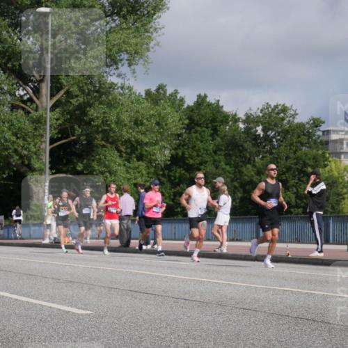 29.06.2025 - hella hamburg halbmarathon Luisa Fischer http://msf.ph/oto/8446028 29.06.2025 09:46:59 Kennedybrücke 5361, 2021, 5367, 8473, 8731, 10848 meine-sportfotos.de