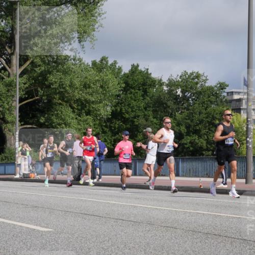 29.06.2025 - hella hamburg halbmarathon Luisa Fischer http://msf.ph/oto/8446043 29.06.2025 09:47:00 Kennedybrücke 2021, 3201, 5367, 8473, 8731, 10156, 10848 meine-sportfotos.de